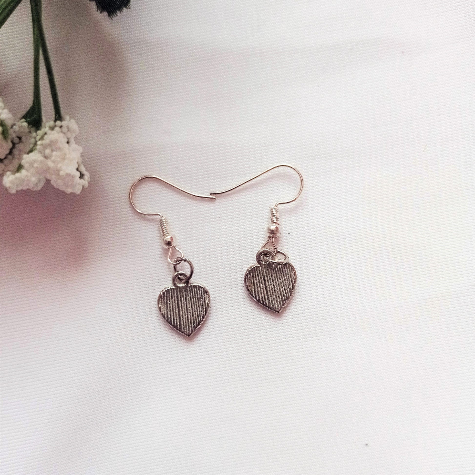 Classic Red Hearts Earrings, Playing Cards inspired Queen of Hearts | by lovedbynlanla-2